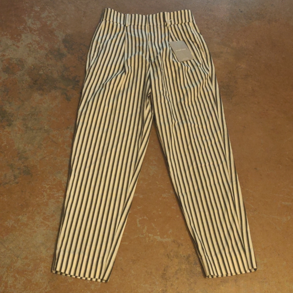 EVERLANE The TENCEL™ Way-High® Taper Pant - Picture 2 of 8